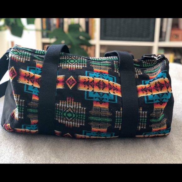 Pendleton Southwestern Wool Duffle Bag - Picture 3 of 6